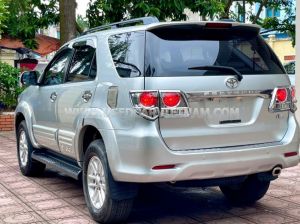 Xe Toyota Fortuner 2.7V 4x2 AT 2012