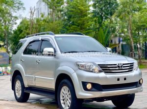 Xe Toyota Fortuner 2.7V 4x2 AT 2012