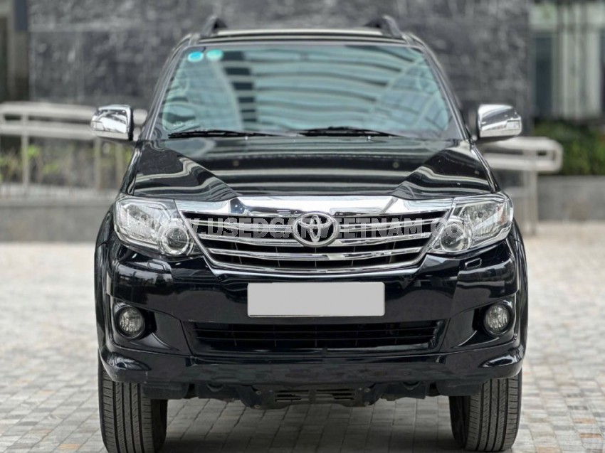 Toyota Fortuner 2.7V 4x4 AT 2013