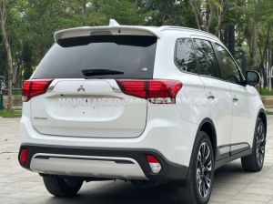 Xe Mitsubishi Outlander 2.0 CVT 2021