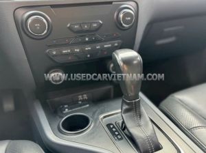 Xe Ford Everest Titanium 2.2L 4x2 AT 2016