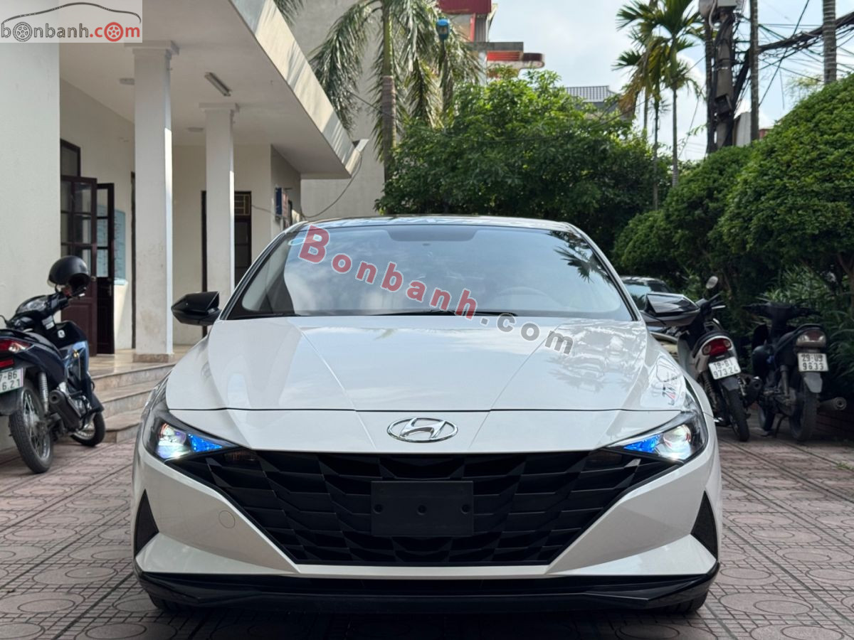 Hyundai Elantra 1.6 AT Tiêu chuẩn