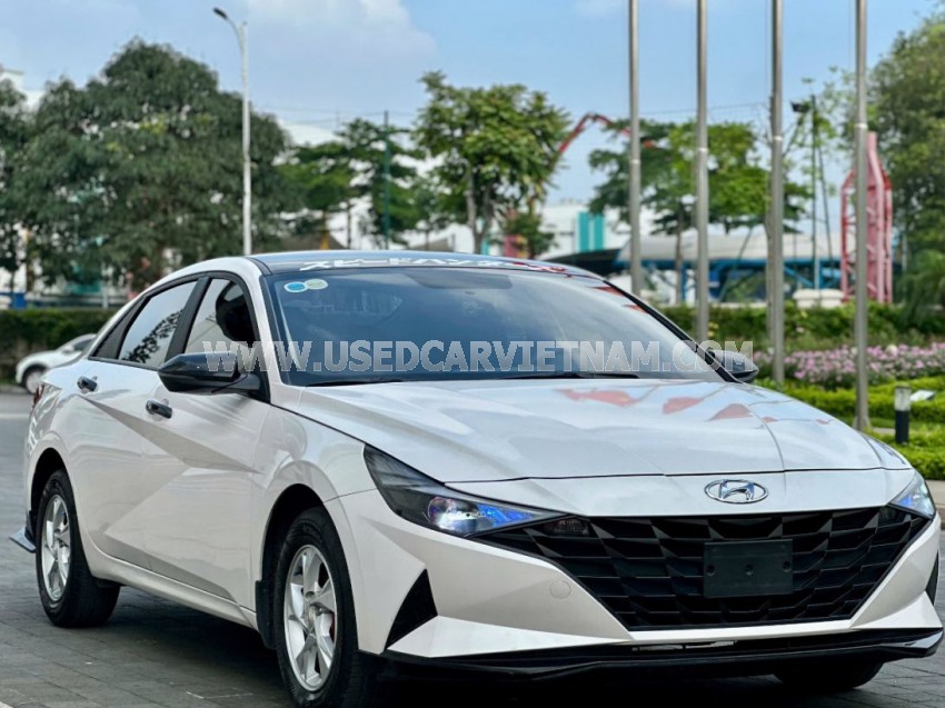 Hyundai Elantra 1.6 AT Tiêu chuẩn 2024