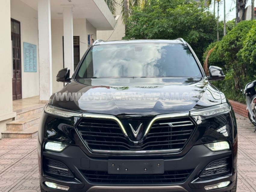 VinFast Lux SA 2.0 Premium 2.0 AT