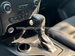 Xe Ford Everest Titanium 2.0L 4x2 AT 2018