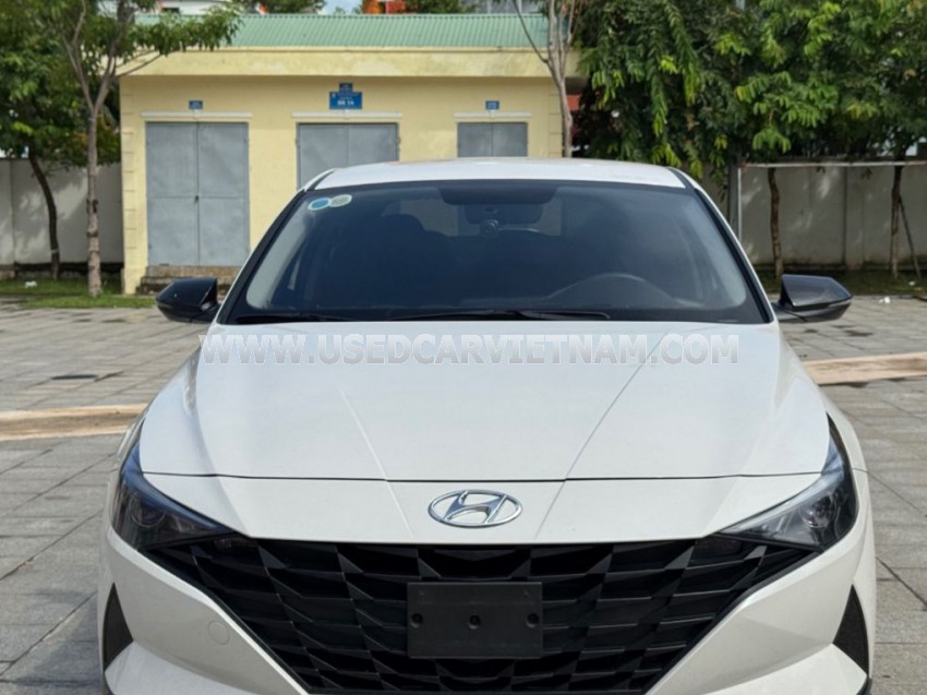 Hyundai Elantra 1.6 AT Tiêu chuẩn 2024