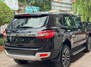 Xe Ford Everest Titanium 2.0L 4x2 AT 2018