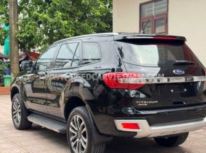 Xe Ford Everest Titanium 2.0L 4x2 AT 2018