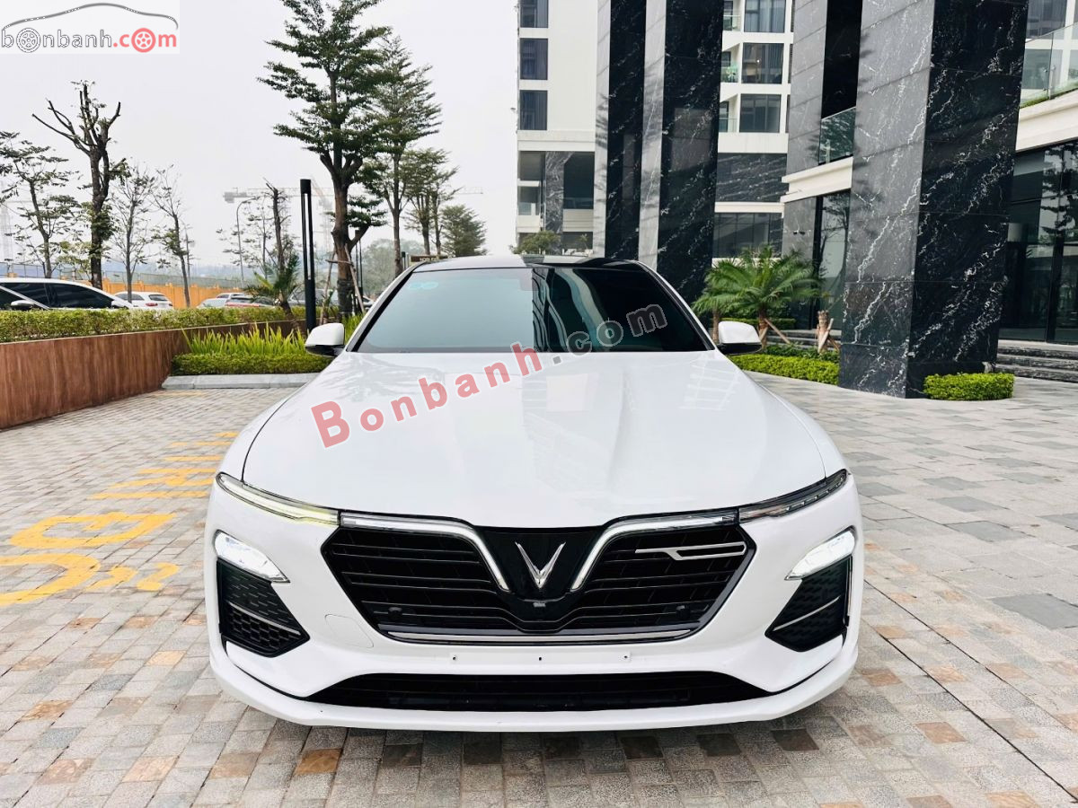VinFast Lux A 2.0 Base 2.0 AT