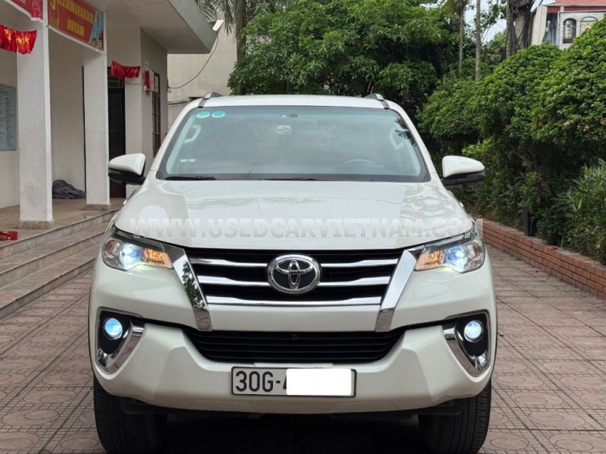 Toyota Fortuner 2.7V 4x2 AT