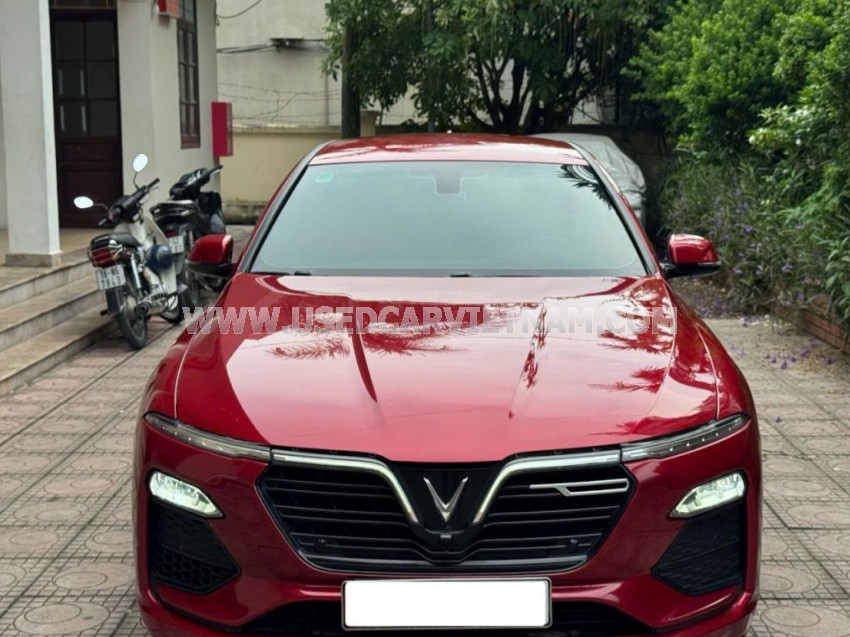 VinFast Lux A 2.0 Base 2.0 AT